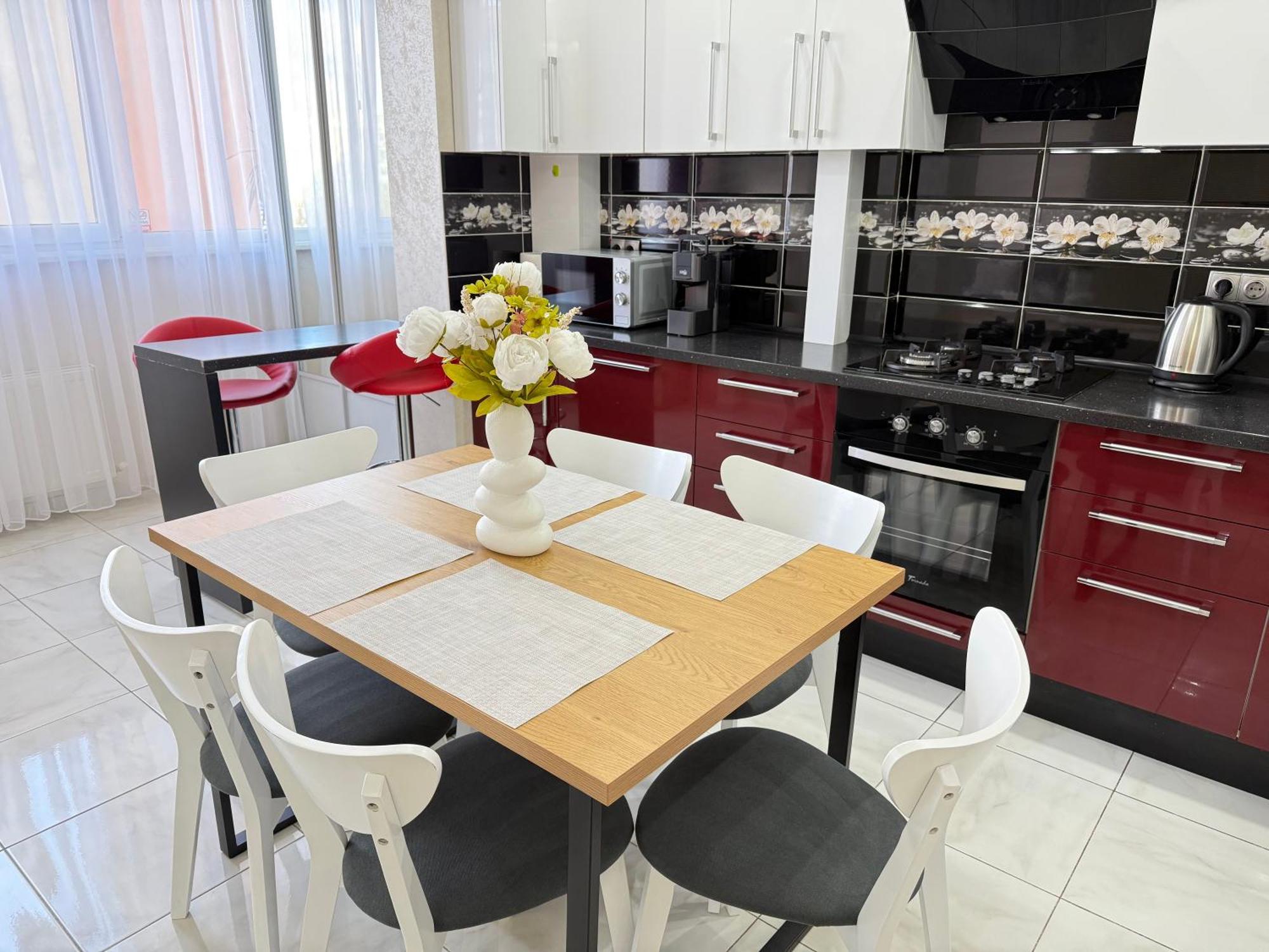 Cozy Two Bedroom Large Apartment 基希讷乌 外观 照片