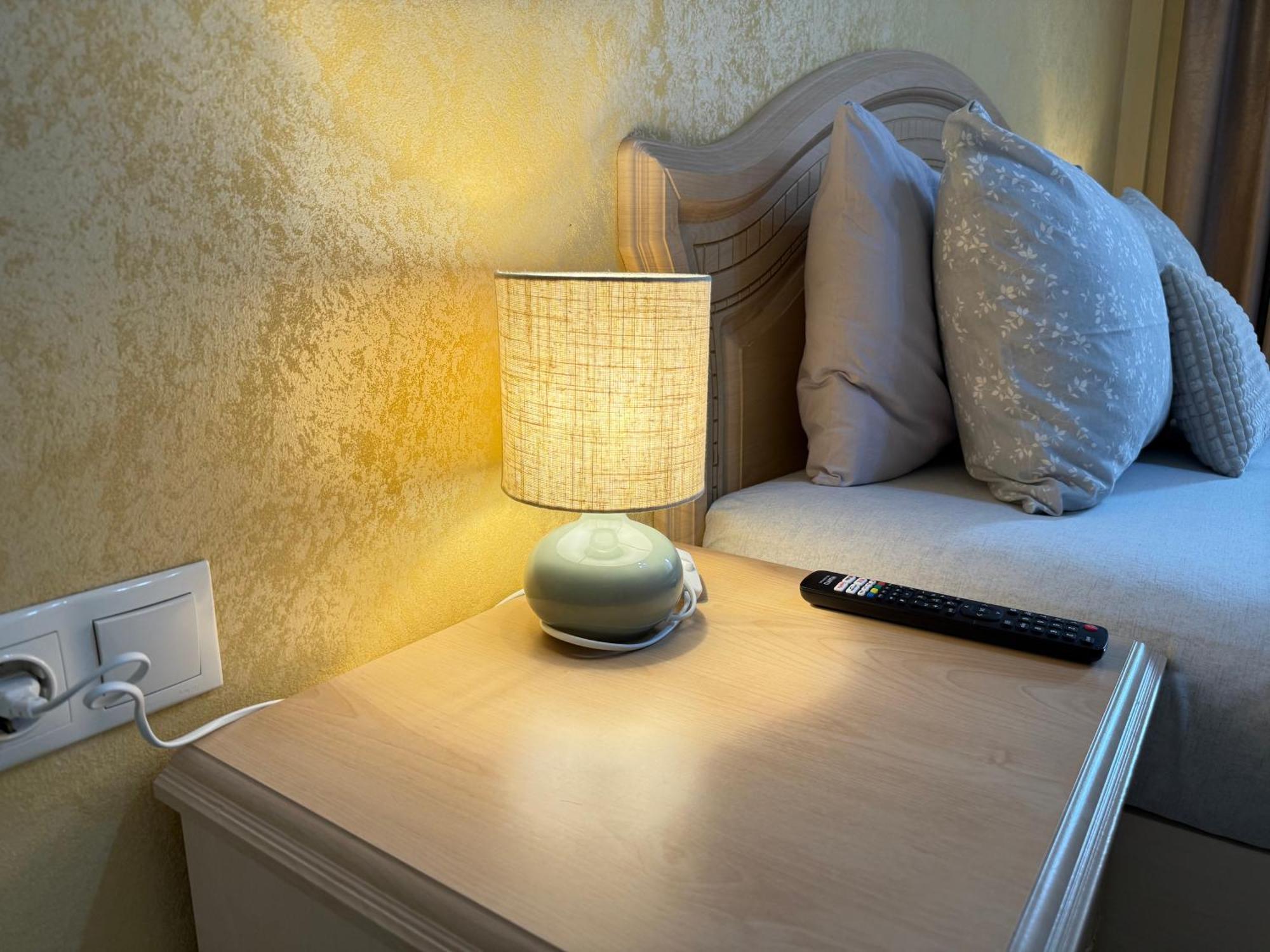 Cozy Two Bedroom Large Apartment 基希讷乌 外观 照片