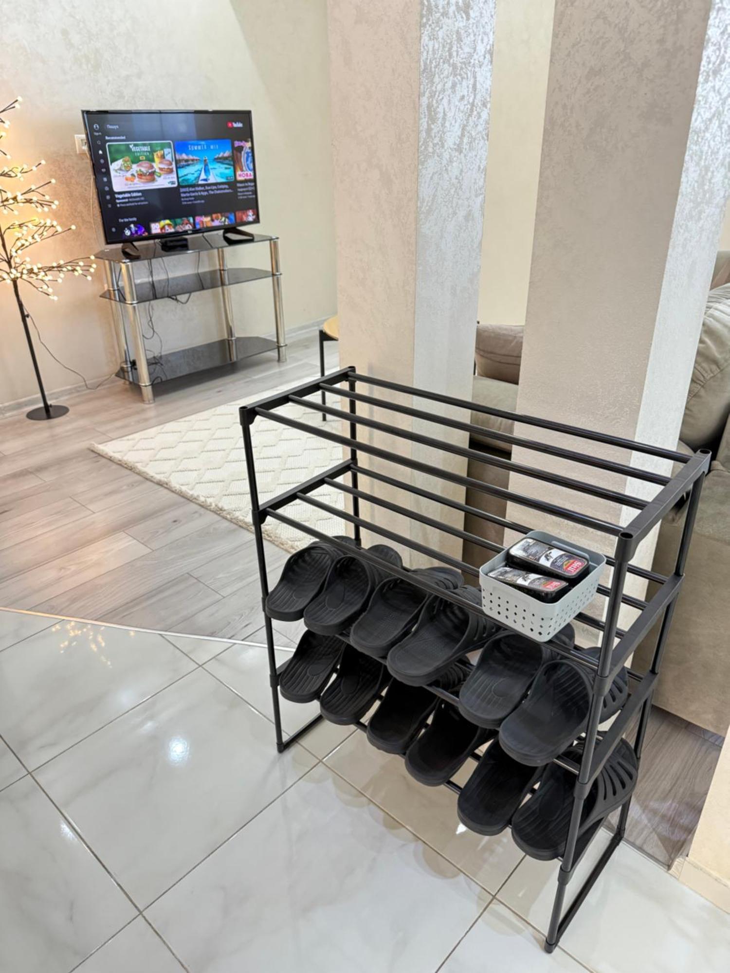 Cozy Two Bedroom Large Apartment 基希讷乌 外观 照片