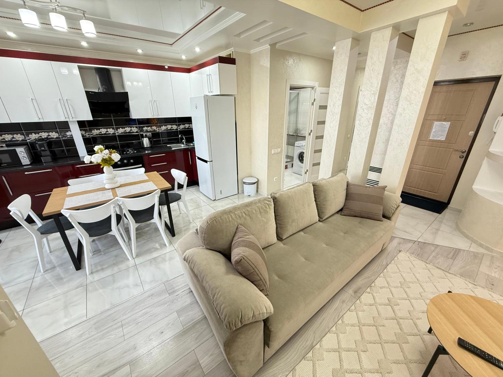 Cozy Two Bedroom Large Apartment 基希讷乌 外观 照片
